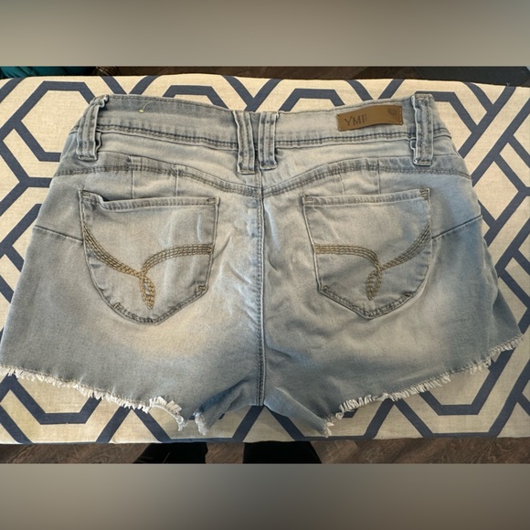 YMI junior size 7 light indigo wash shorts - Picture 3 of 4